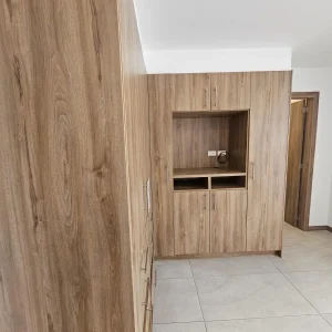 1565387829
