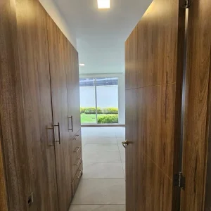 1565389075
